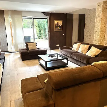 Apartment Triplex With Garden And Parking Belgrade