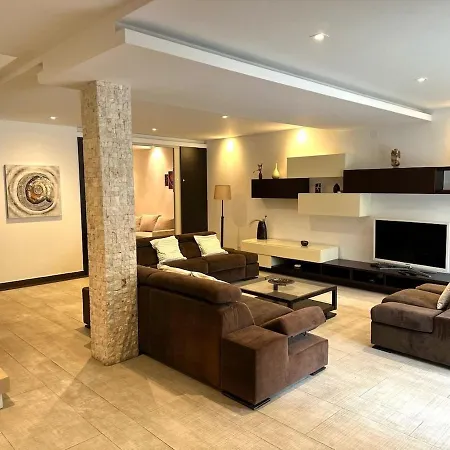 Apartment Triplex With Garden And Parking Belgrade